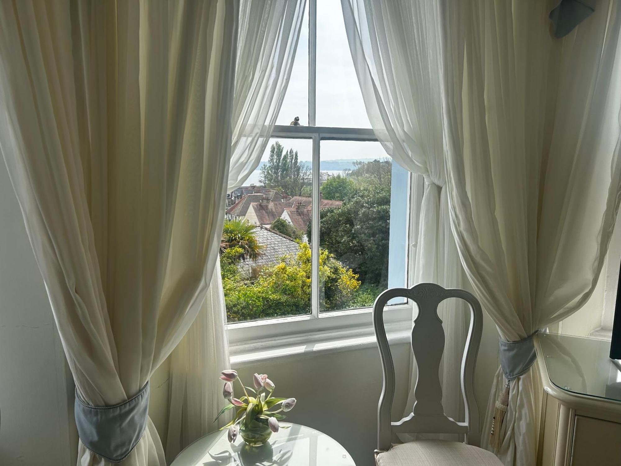 Guest house Amber House 4*